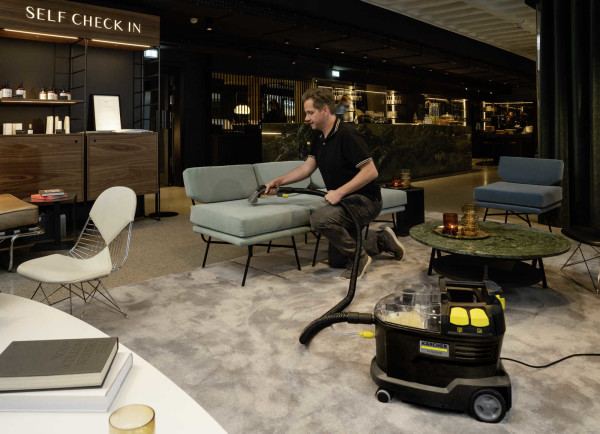 Appareil d'injection-extraction Puzzi 8/1 Anniversary Edition Karcher Professionnel
